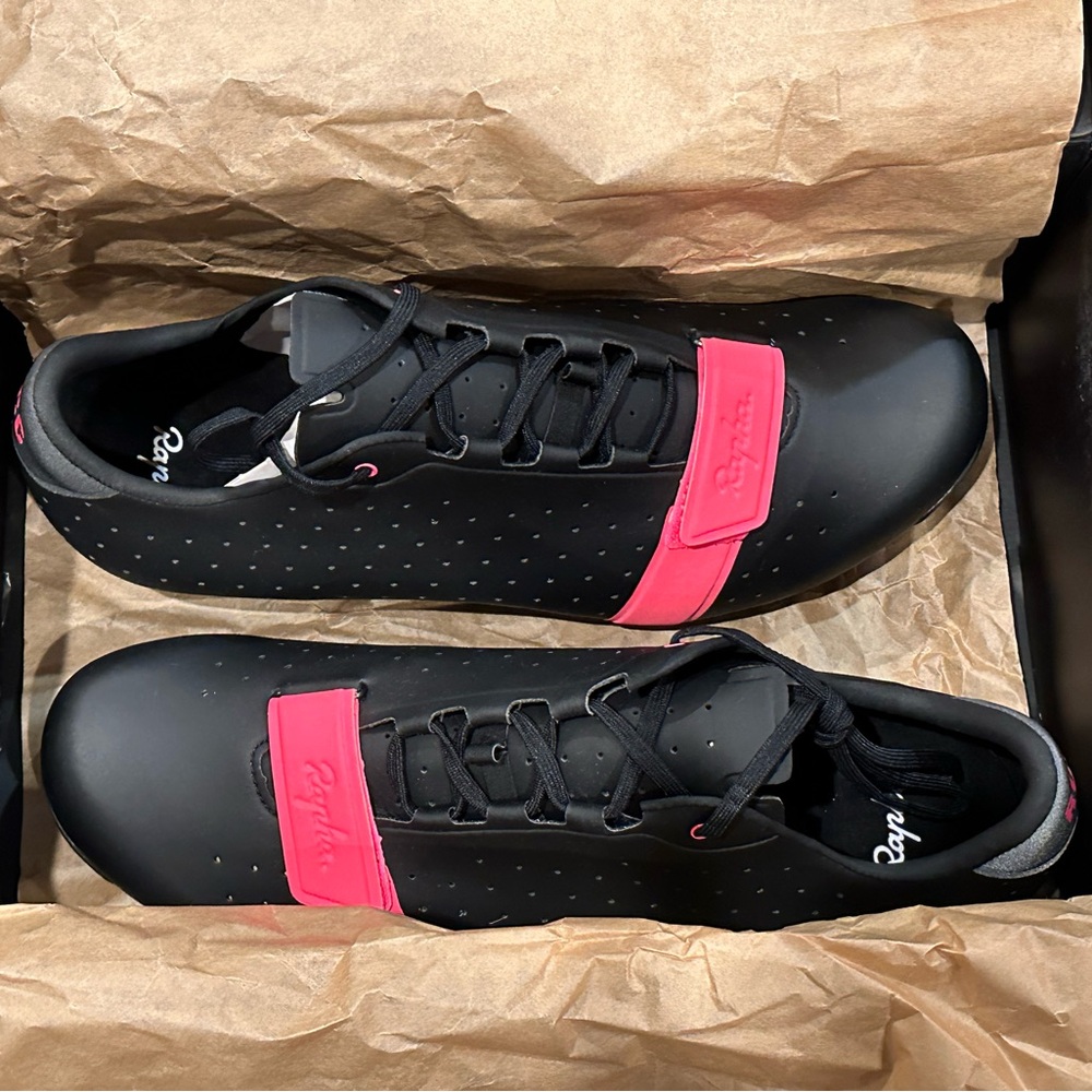 Rapha RCC classic road shoes 45.5 black-high vis pink